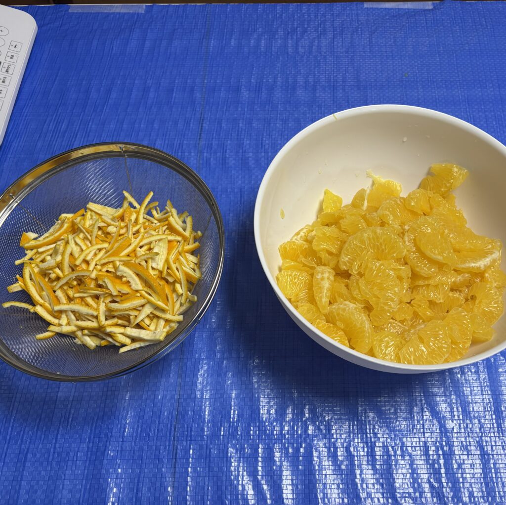 マーマレードの下準備ができました。皮をむくのは大変でした。